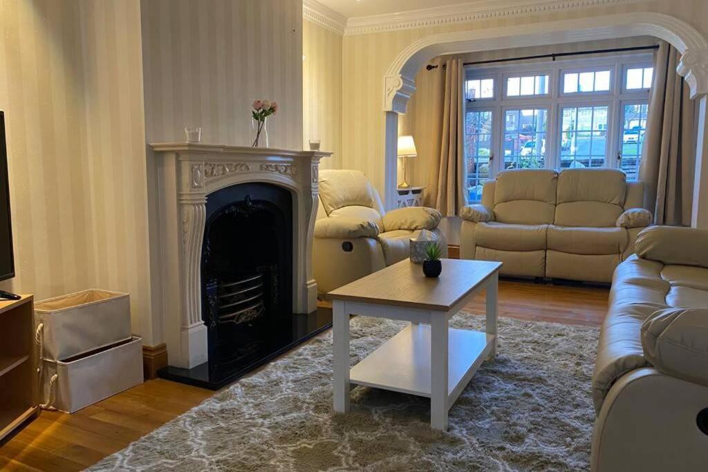 Comfy Home- Coley Park เรดดิ้ง ภายนอก รูปภาพ